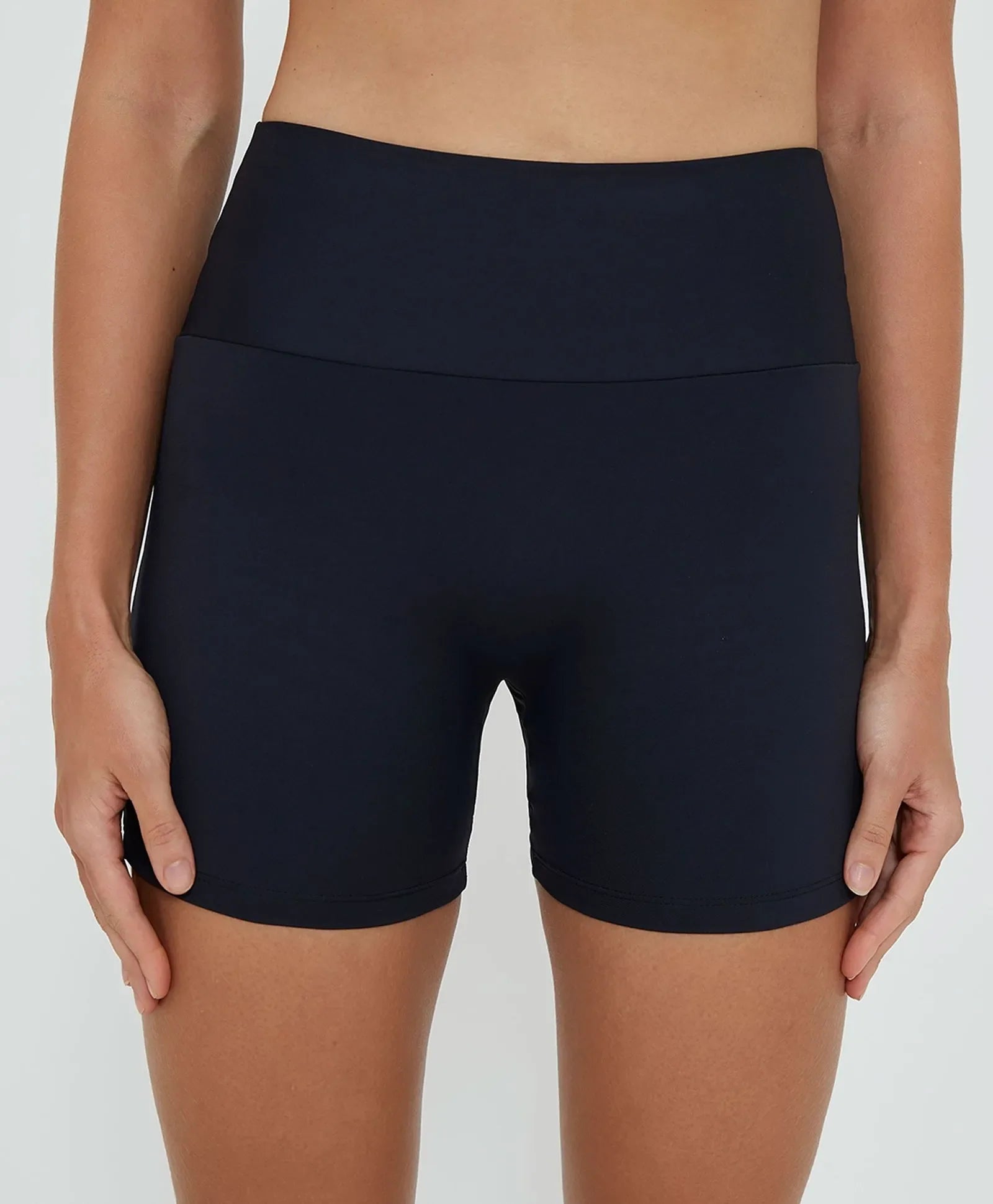 Shorts Push Up Anticelulite Preto Alto Giro