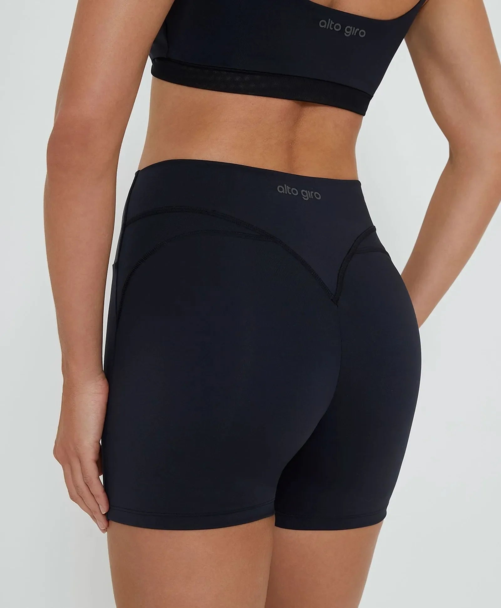 Shorts Push Up Anticelulite Preto Alto Giro