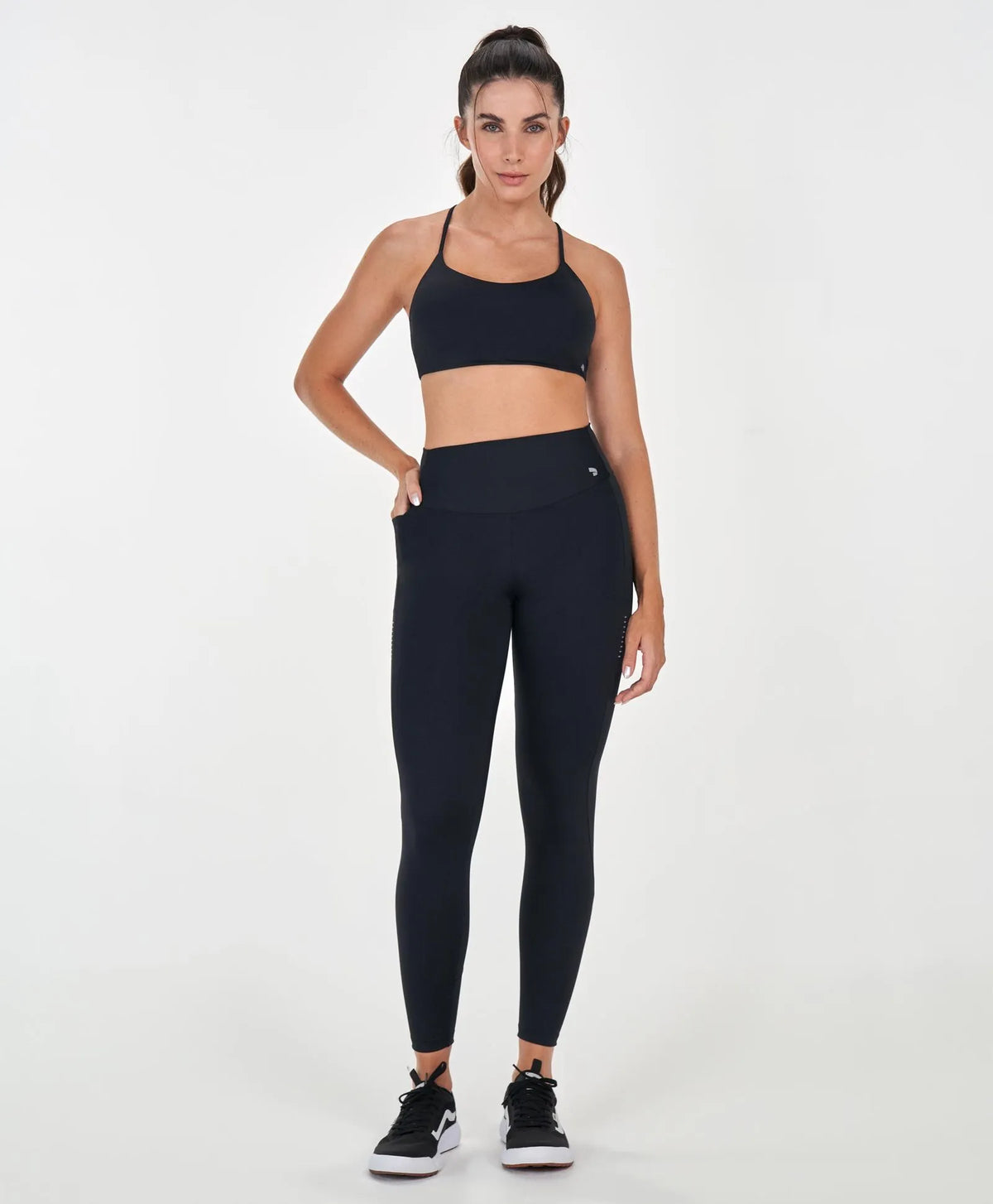 Conjunto Top e Legging Com Refletivos e Bolso Preto Alto Giro