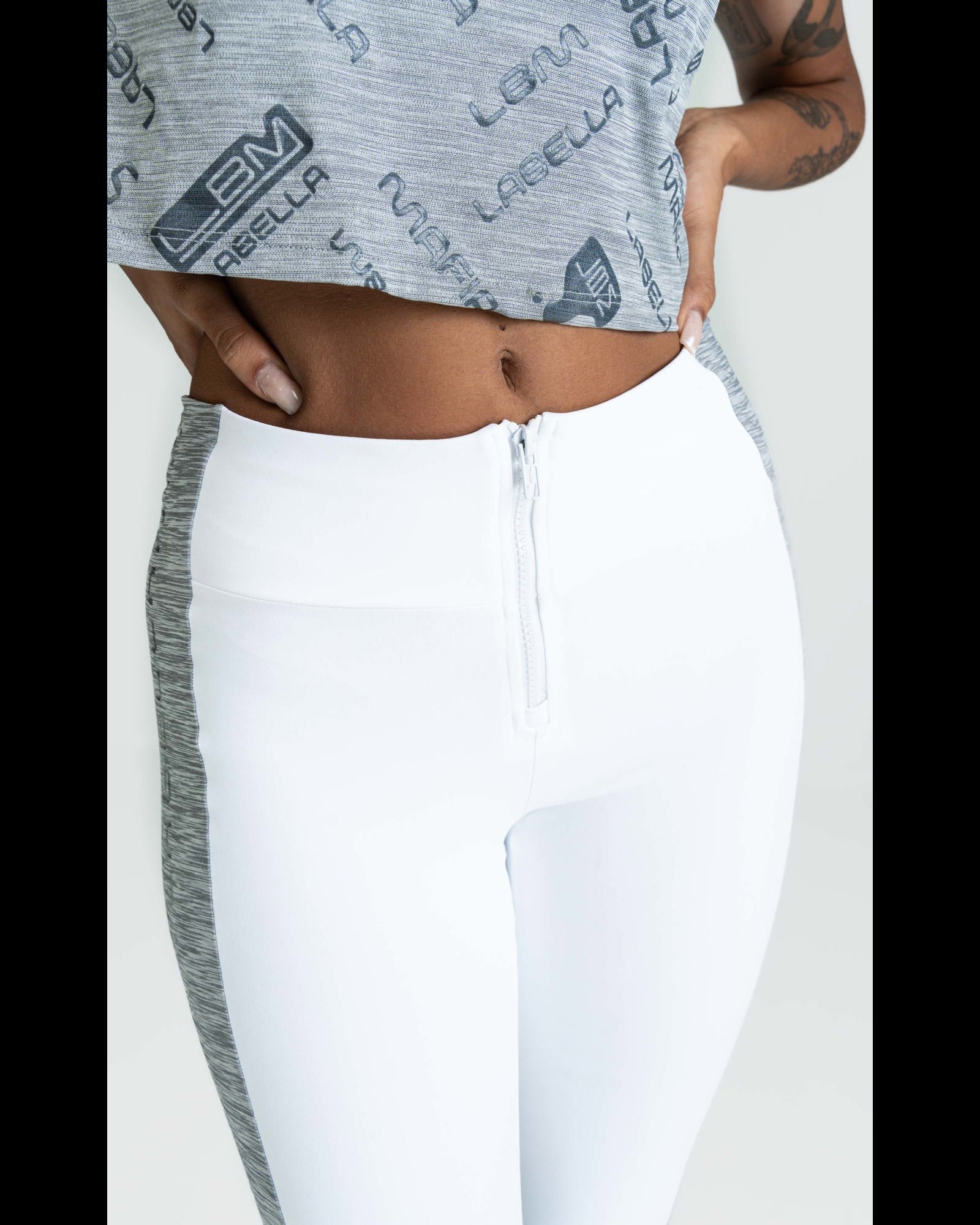 Legging Malha Essentials Branco Labellamafia