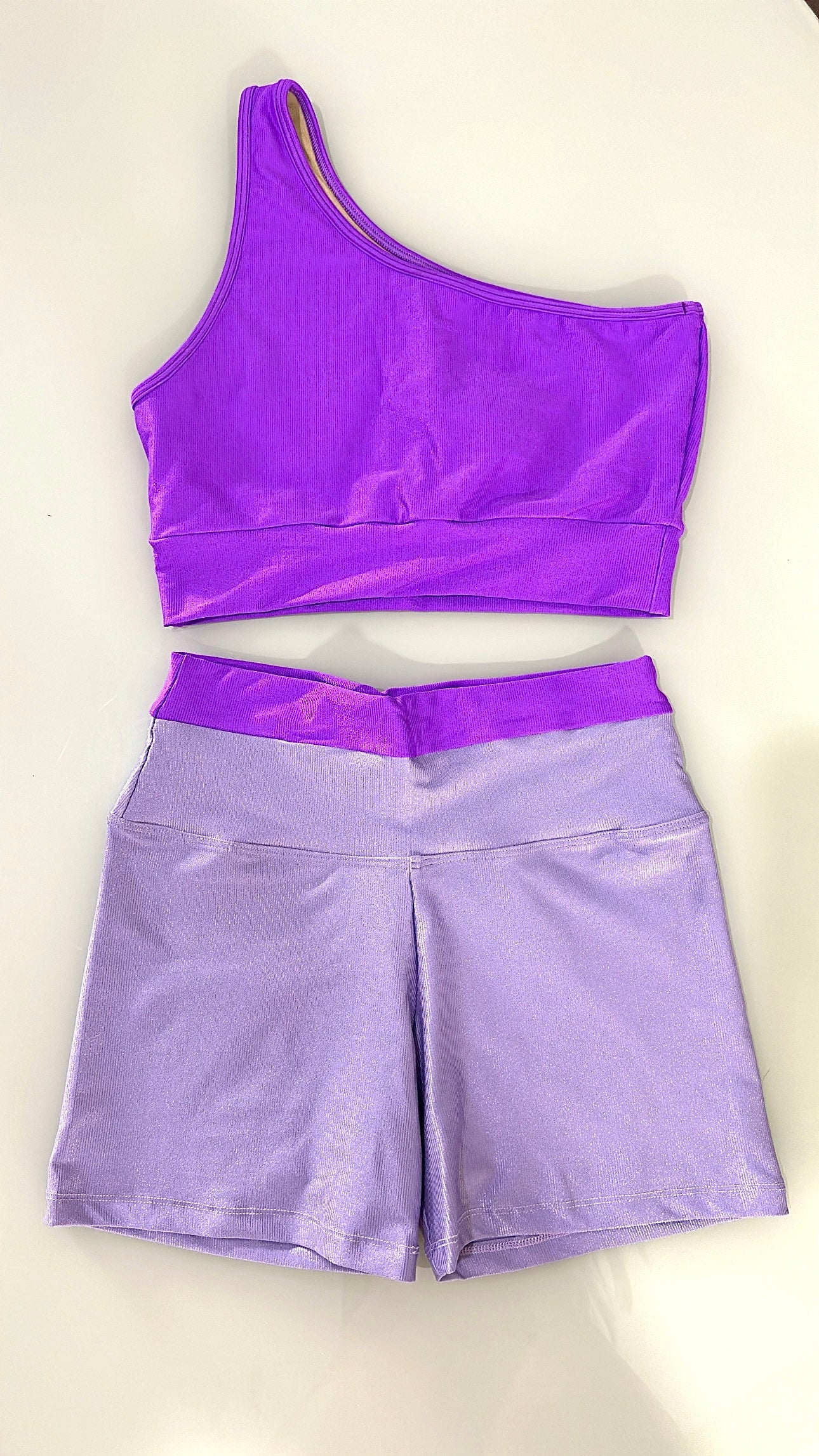 Conjunto Top e Shorts Ombro Só Lilás/Roxo MF